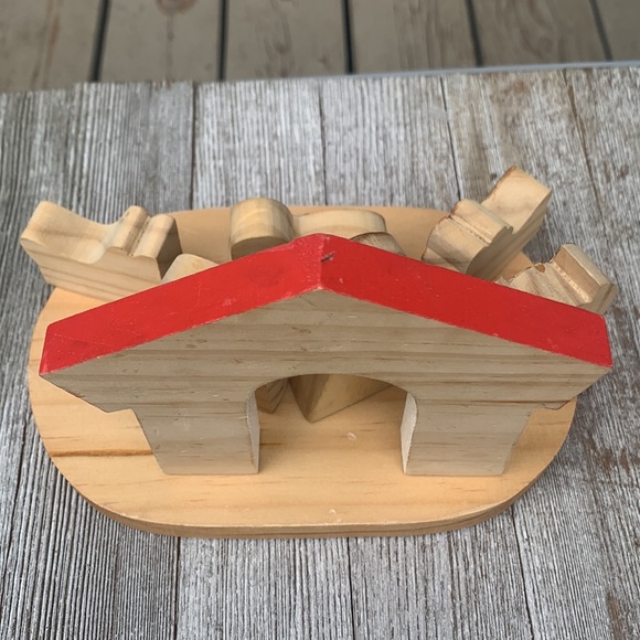 Wood nativity scene 8 piece - Picture 7 of 16